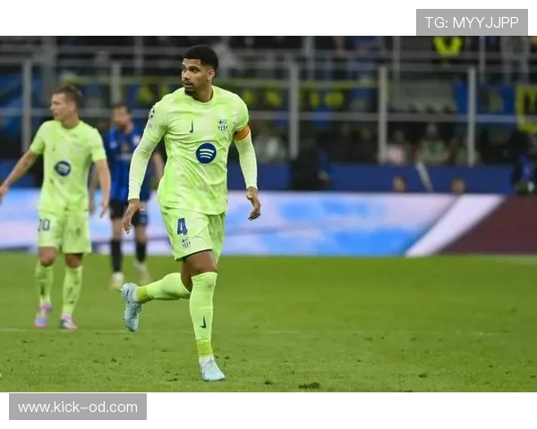 巴萨防线从稳固到频频被打穿，问题显现且对赛季走势形成制约