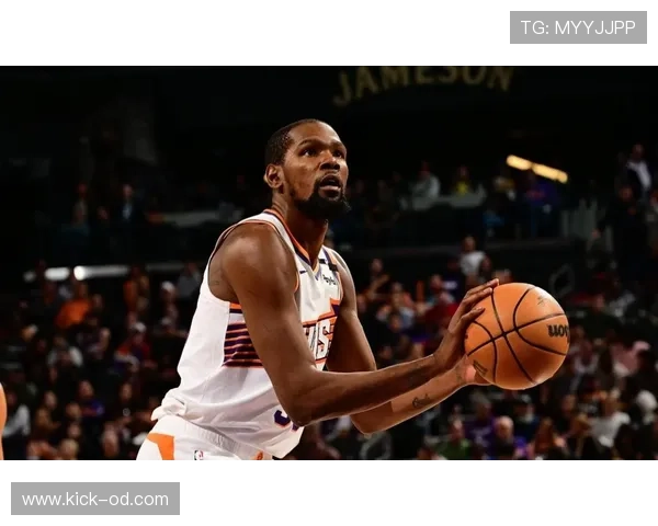 杜兰特关键时刻单打打出高效得分拉开与杜兰特巅峰期差距